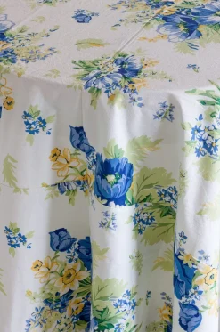 April Cornell Charming Ecru Breakfast Cloth- 6 Seater (70" Rd)