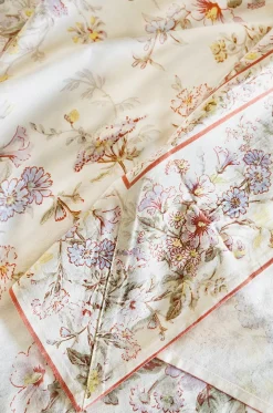 April Cornell Graceful Garden Antique Breakfast Cloth - 4 Seater