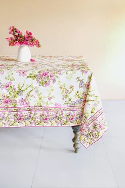 April Cornell Graceful Garden Ecru Dining Cloth - 6 Seater