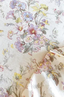 April Cornell Graceful Garden Antique 70" Round Cloth - 6 Seater