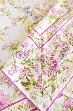 April Cornell Graceful Garden Ecru Dining Cloth - 8 Seater