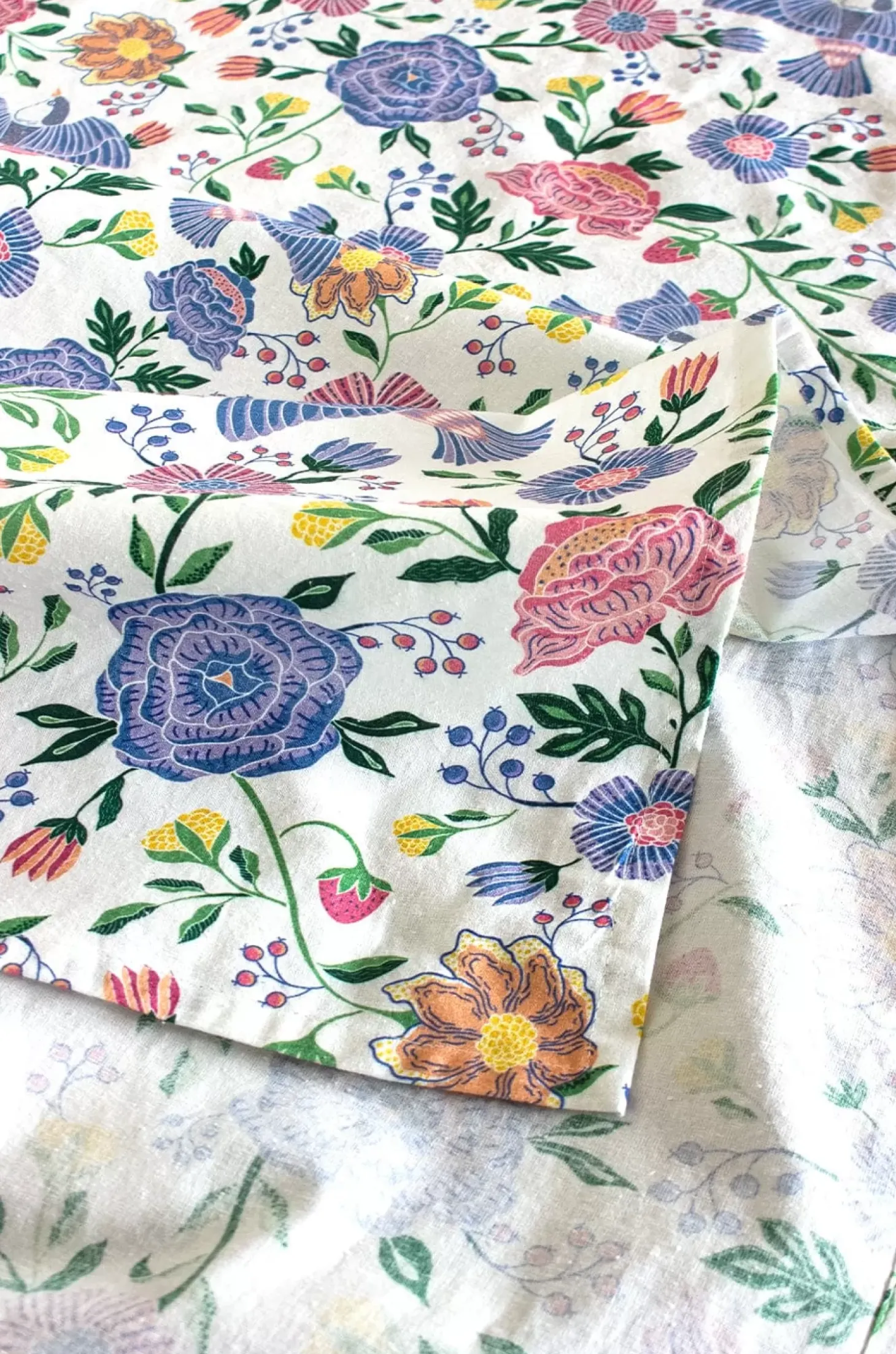 Midsummer Cotton Table Cover - 6 Seater