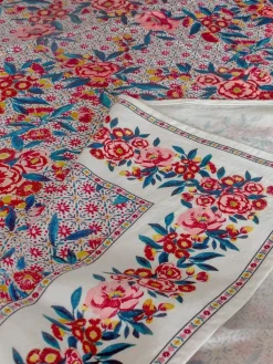 Poppy Petals Table Cover - 6 Seater