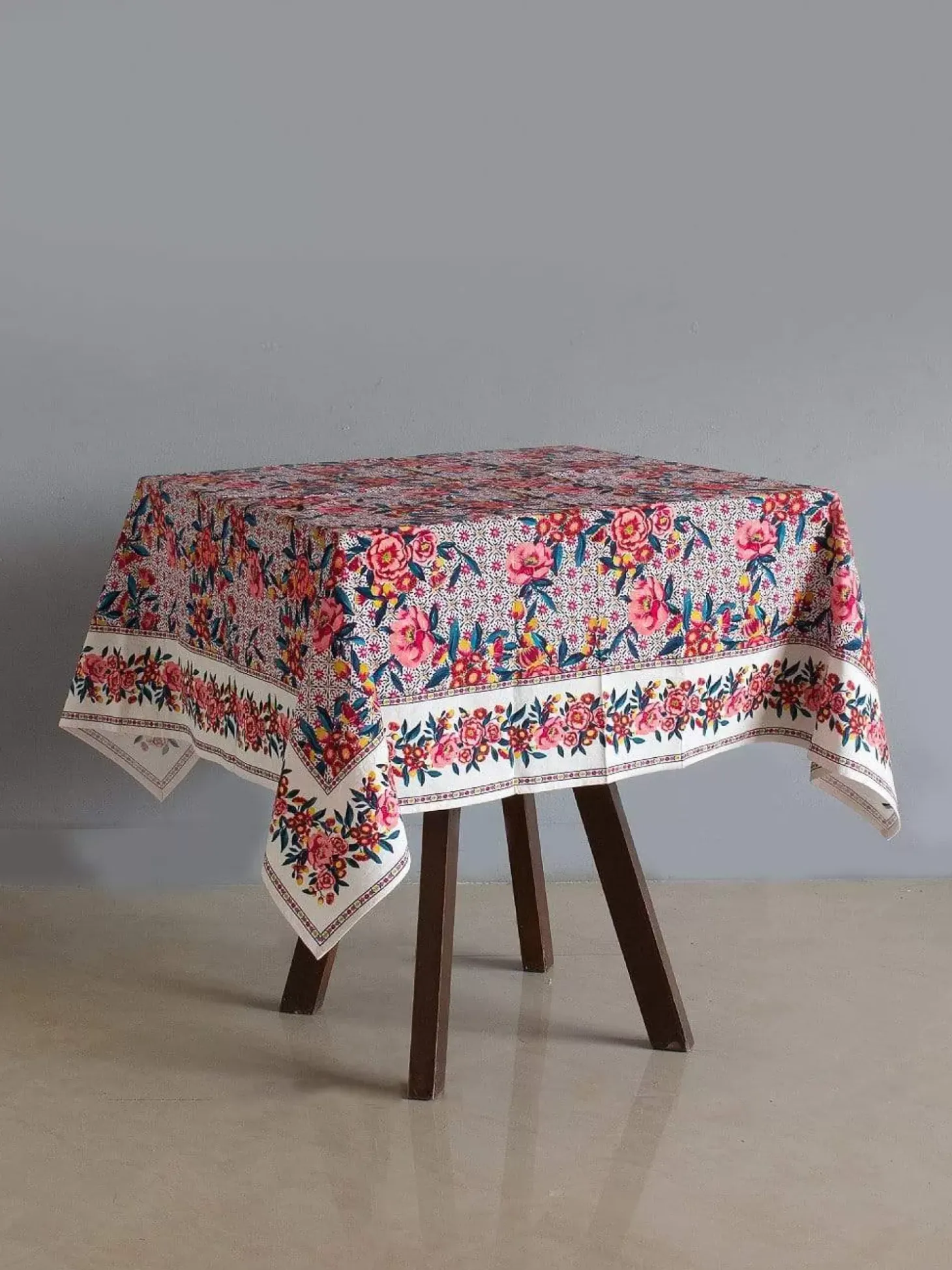 Poppy Petals Table Cover - 4 Seater - Square