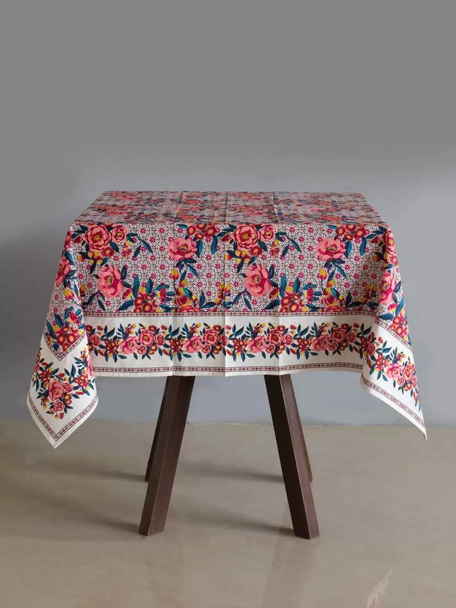 Poppy Petals Table Cover - 4 Seater - Square