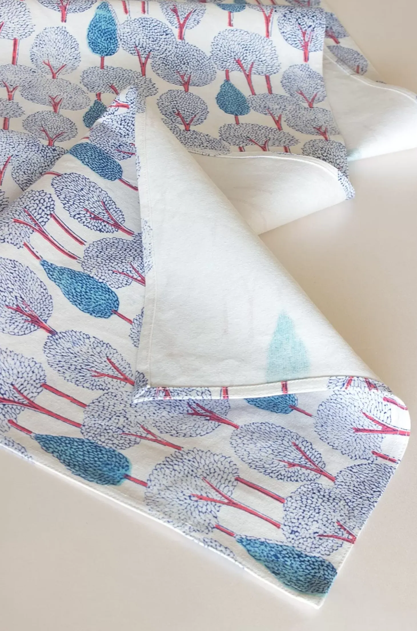 Topiary Garden Table Runner