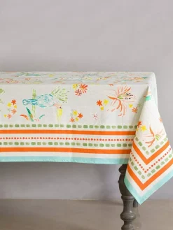 Where The Grass Is Green Table Cover